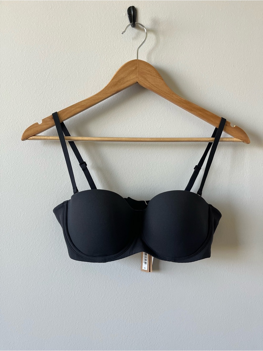 SKIMS Fits Everybody Strapless Bra 38A NWT Onyx Color